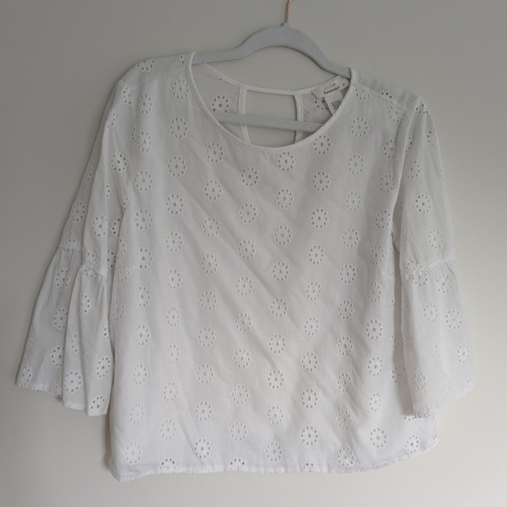 URBAN romantics EYELET lace white blouse size large
